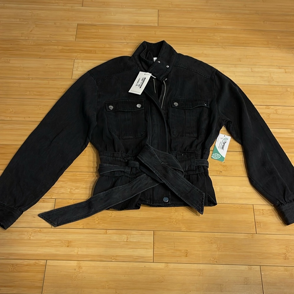 Women 100% Tencel Black Jacket Size M NWT Comfortable Belted Zipper Free People
